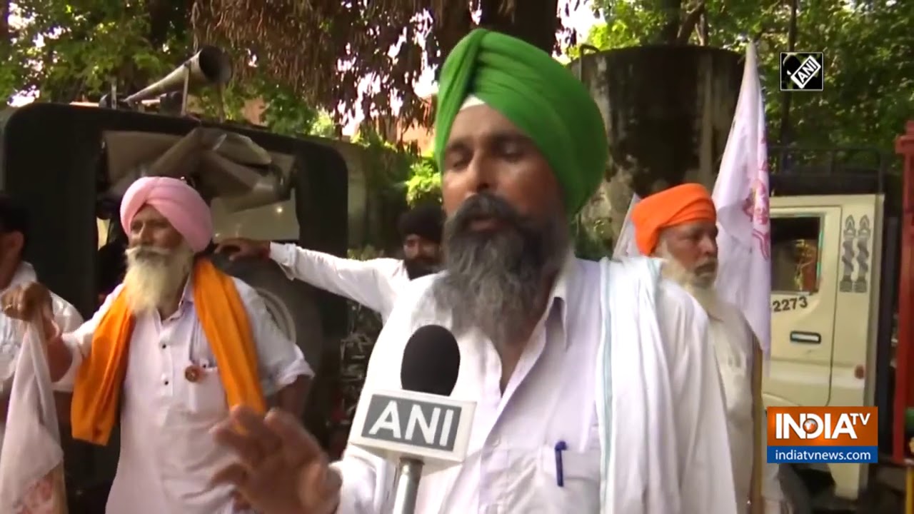 Farmers stage protest against central govt in Amritsar