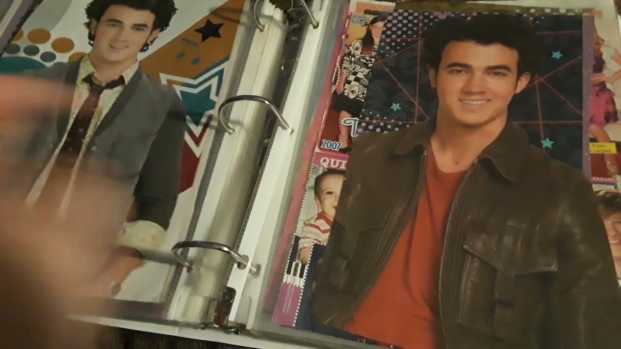 My Jonas Brothers Binder!!