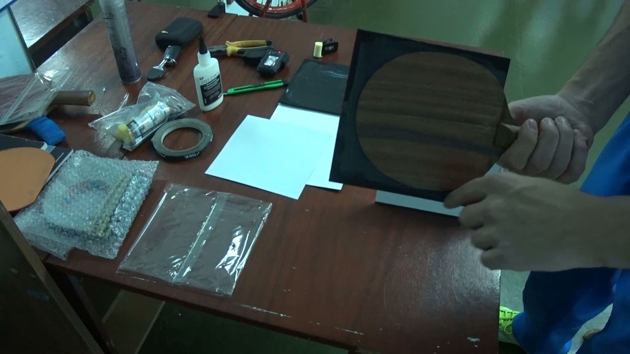 Сборка ракетки для настольного тенниса. Как правильно наклеить новые накладки на основание.