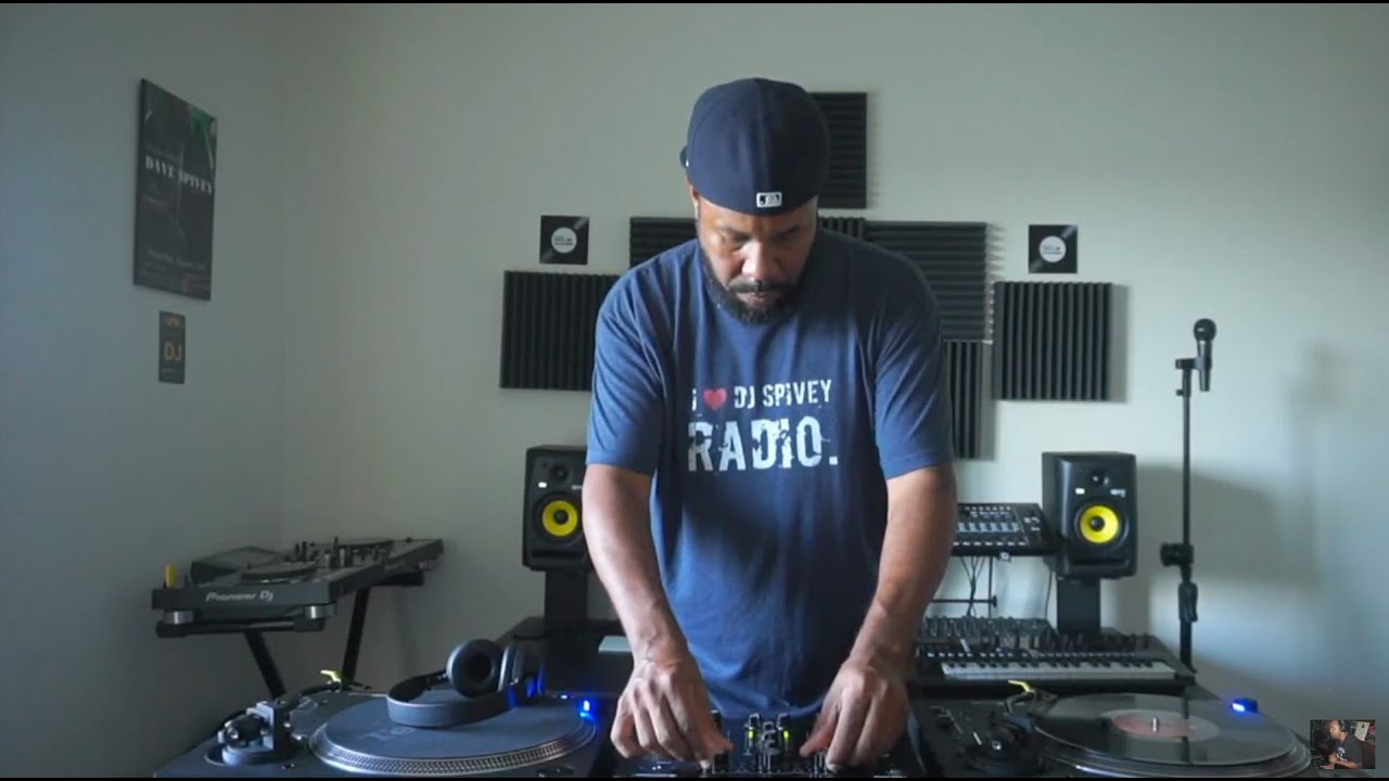 "Vinyl Sessions Vol.4" (A Deep, Soulful House Mix) by DJ Spivey