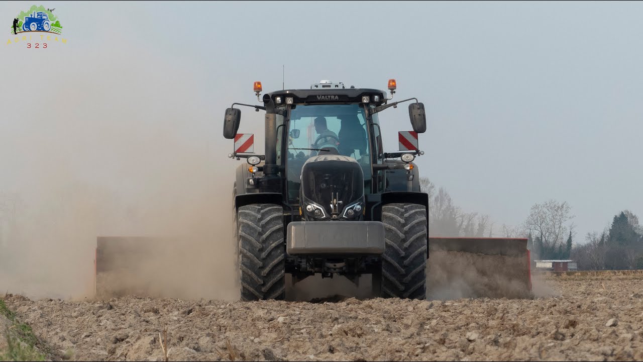 Valtra S354 - Lella Migliavacca | livellatura risaia | agriteam323