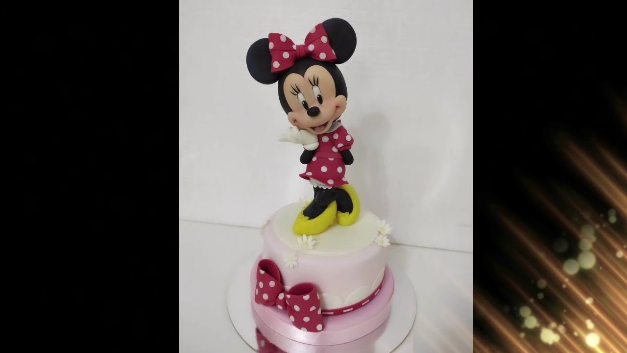 Tutorial Minnie realizzato da Valentina Maggio con pasta di zucchero Emy Model by Forcakedesigner.