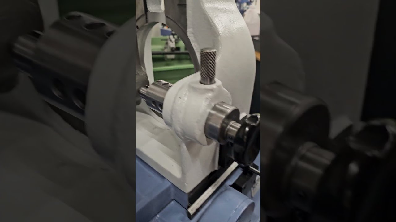 Boring a Conrod on our newly rebuilt BERCO AB320 #enginerebuilding #mirrorfinish