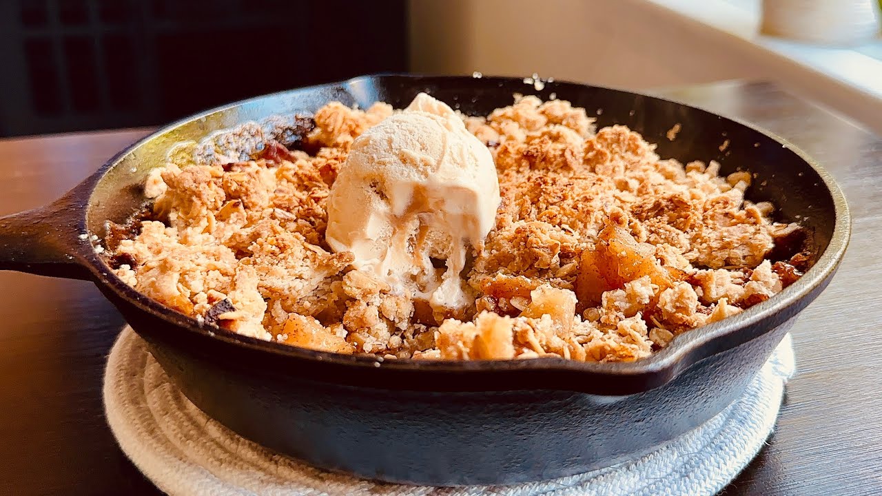 Warm & Cozy Apple Crumble |Fall Delicious Recipe 