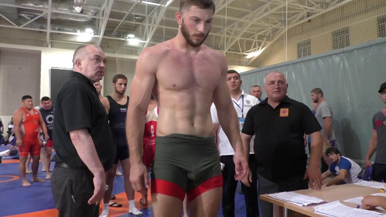 Взвешивание борцов, Чемпионат России, до 92,125 кг.