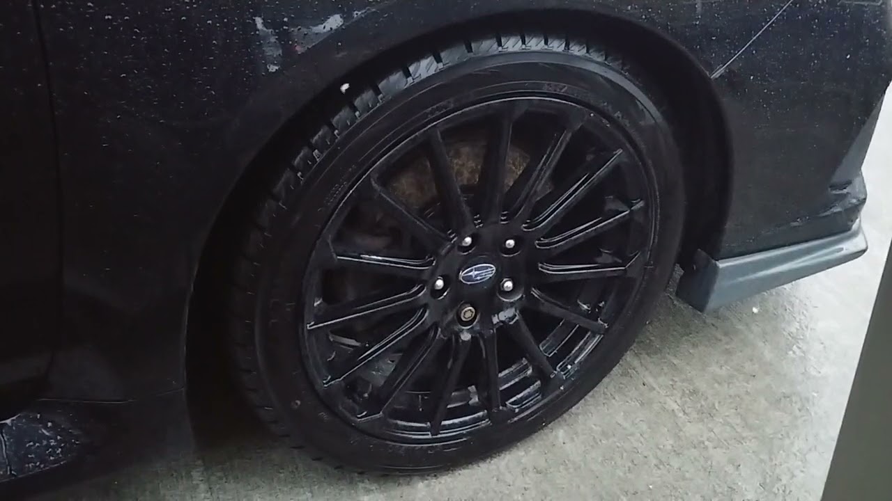 【レヴォーグsti sport 1.6turbo】これが9年前からの冬用ブラックアルミホイールです。当時はブラック系アルミホイールにしている人は(田舎では)少なかったです。