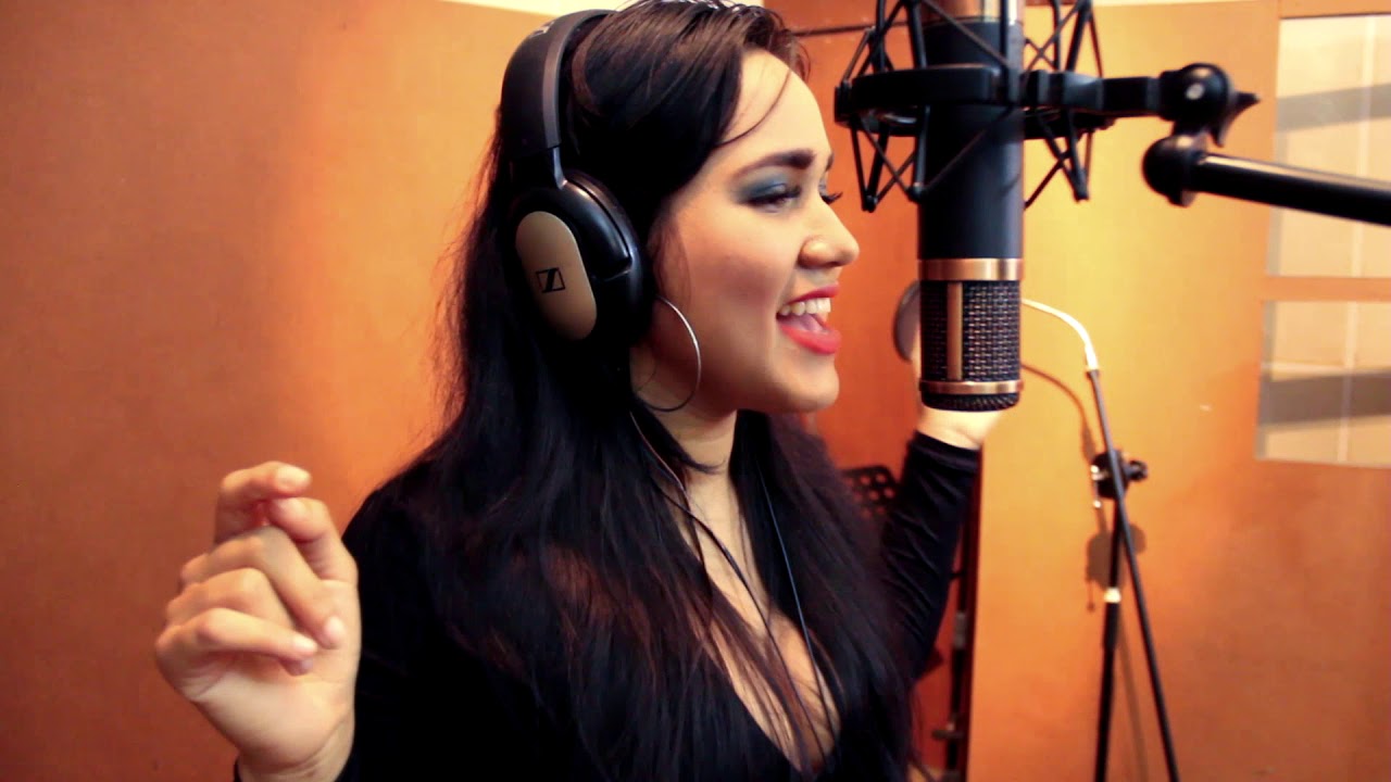Sanela - Quédate (bachata version)