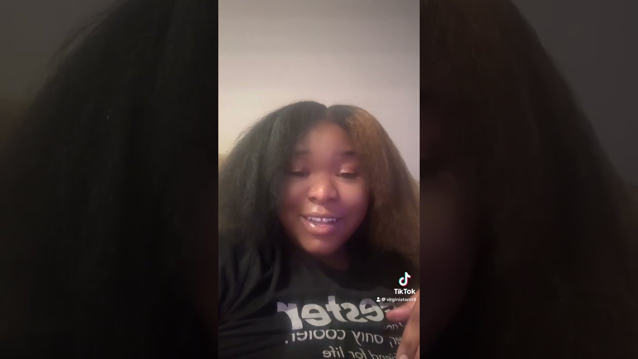 Dream message | a public figure don&rsquo;t like your tarot cards 