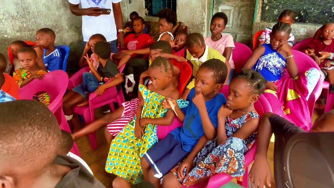 🥱 Aidez les orphelins avec ce que vous avez, le Seigneur vous récompensera. #RDC #orphelins #aider