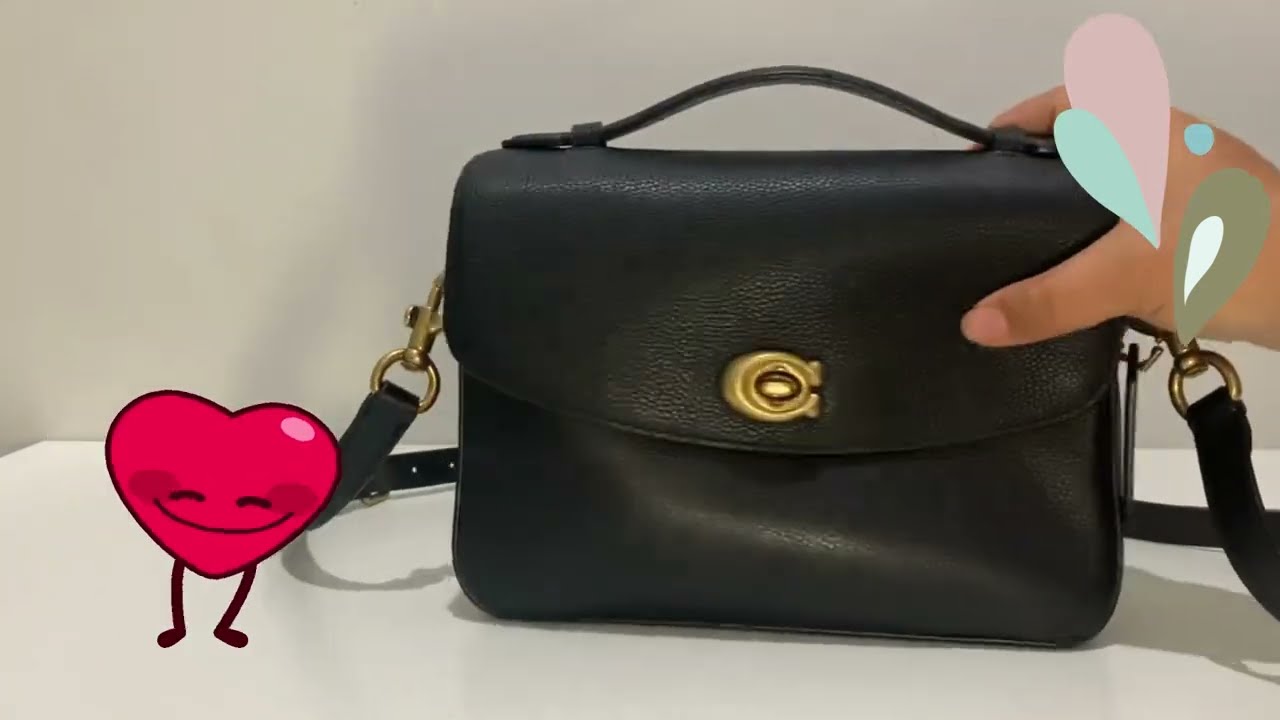 Coach Cassie | What's in my bag WIMB