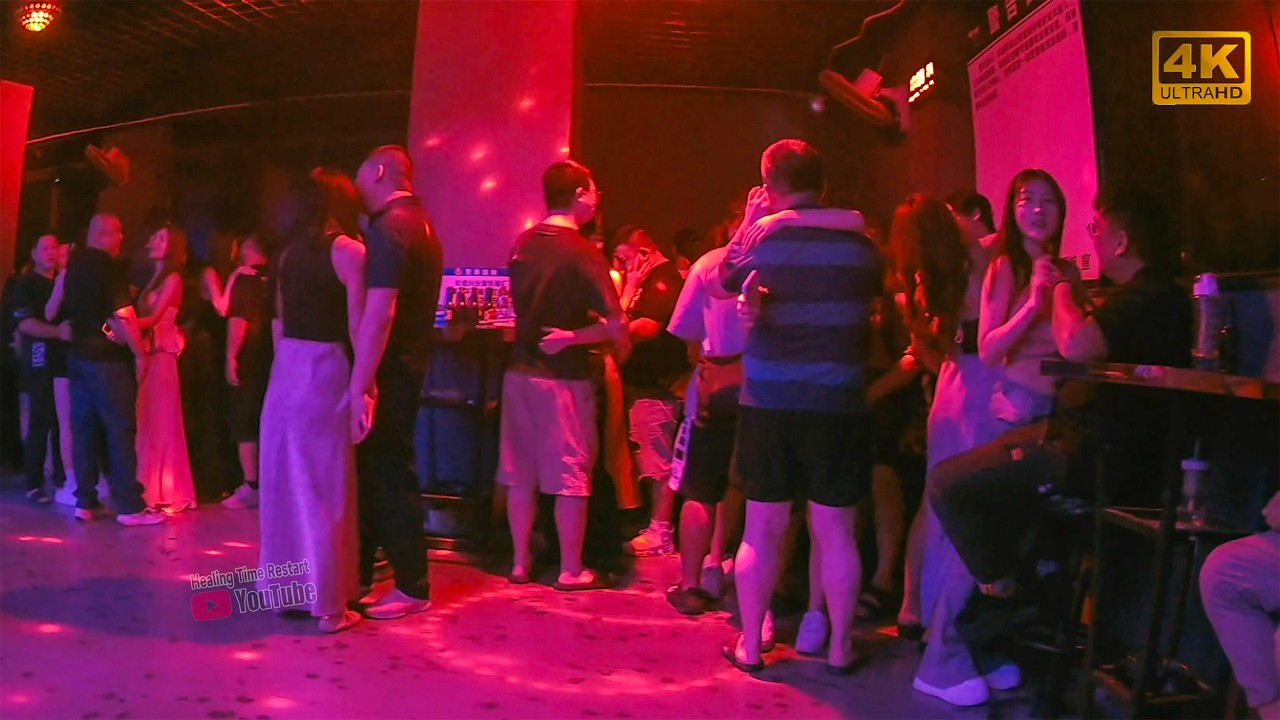 February 1, 2026: Dancing with beautiful women – Chinese nightlife is full of joy.