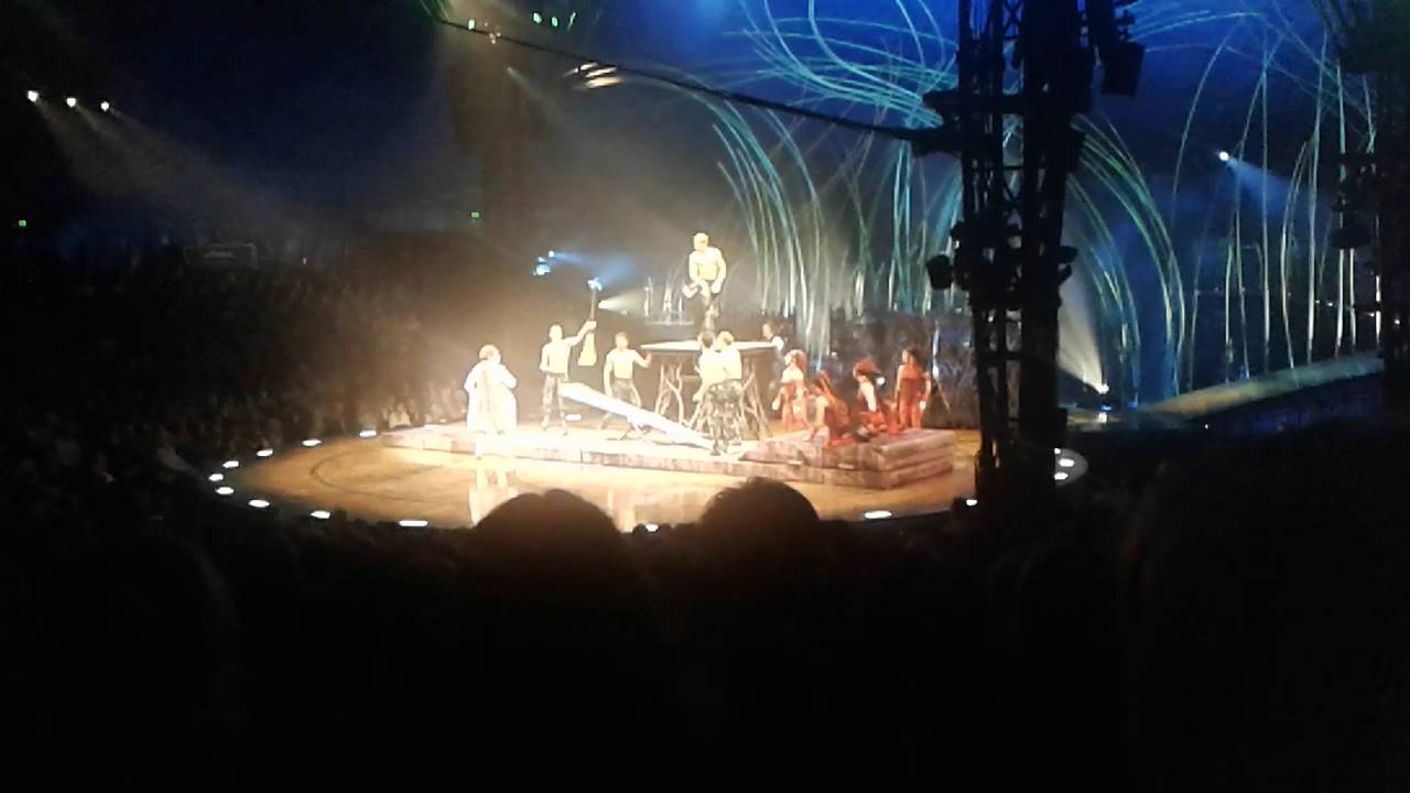 Best circus show in the world !!! ( see u will say it's magic)