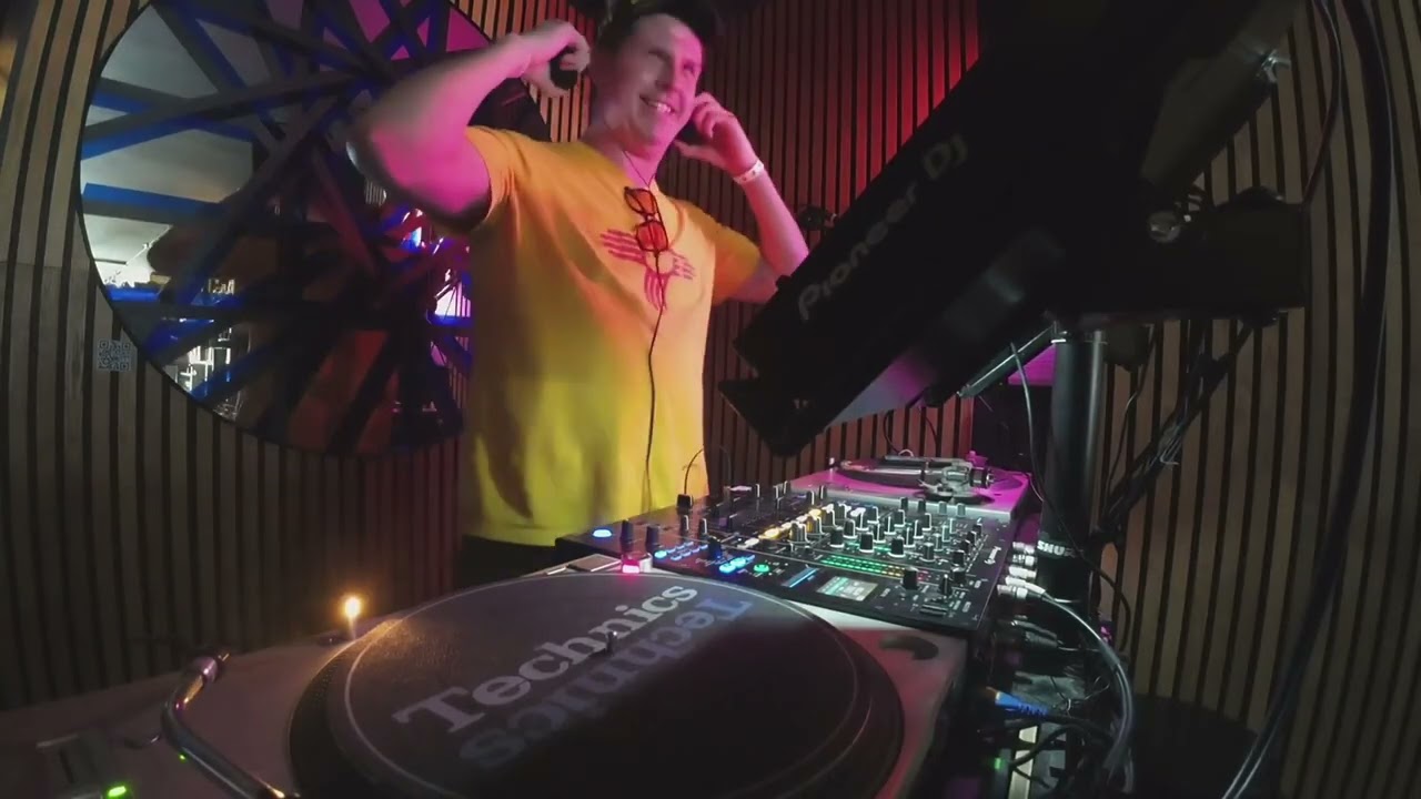 Le Night Club w/ K2 08-16-2025
