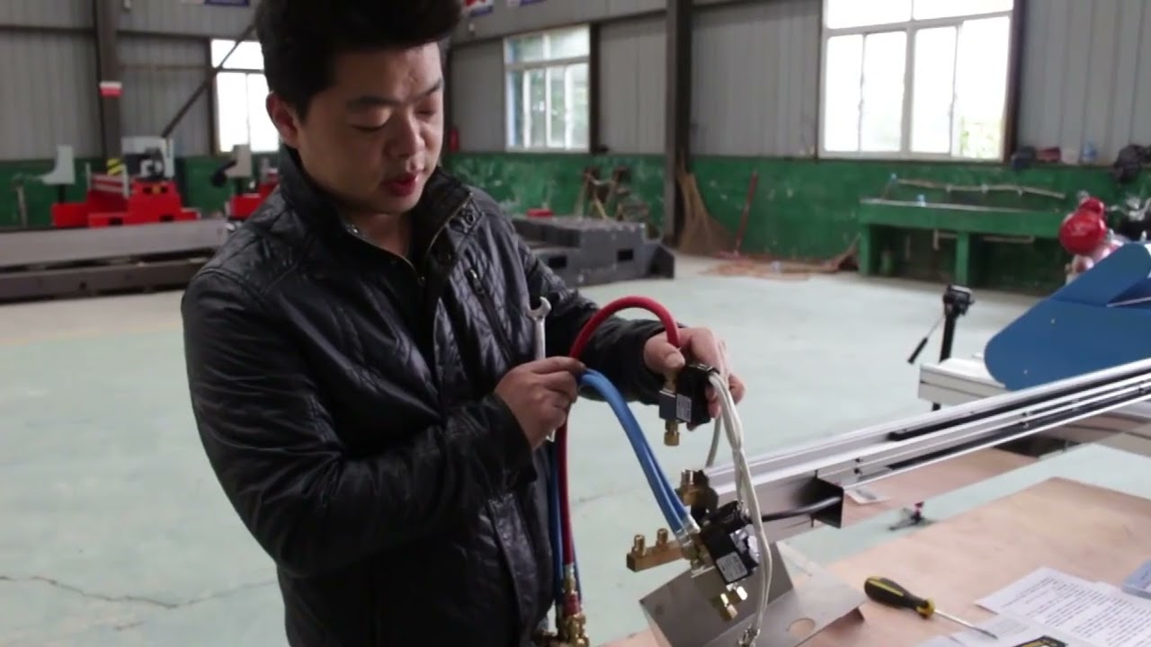 Installation for portable CNC cutting machine