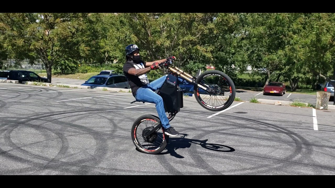 NYC CHILL Group Ride Out High Speed And Wheelie Practice