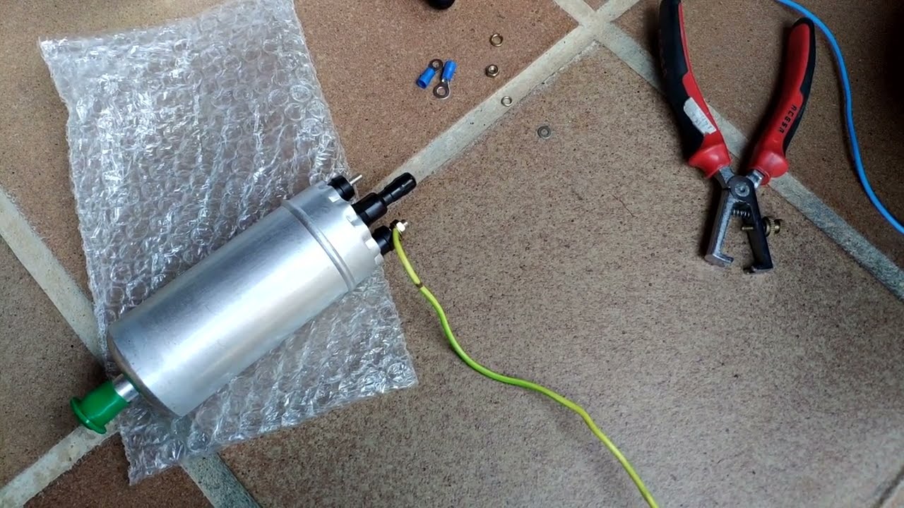 Restauración Renault super 5 GT TURBO Como comprobar una  bomba de gasolina electrica. Capítulo 9