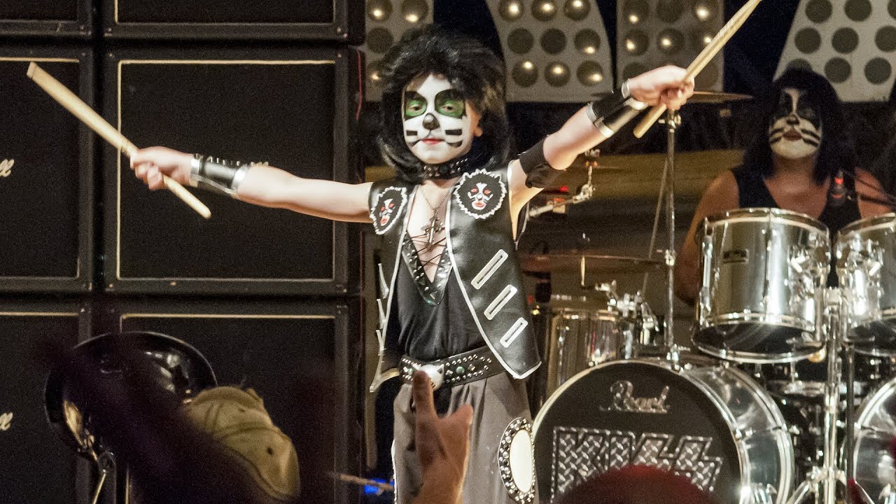 GOD OF THUNDER - LIVE (6 year old Drummer)