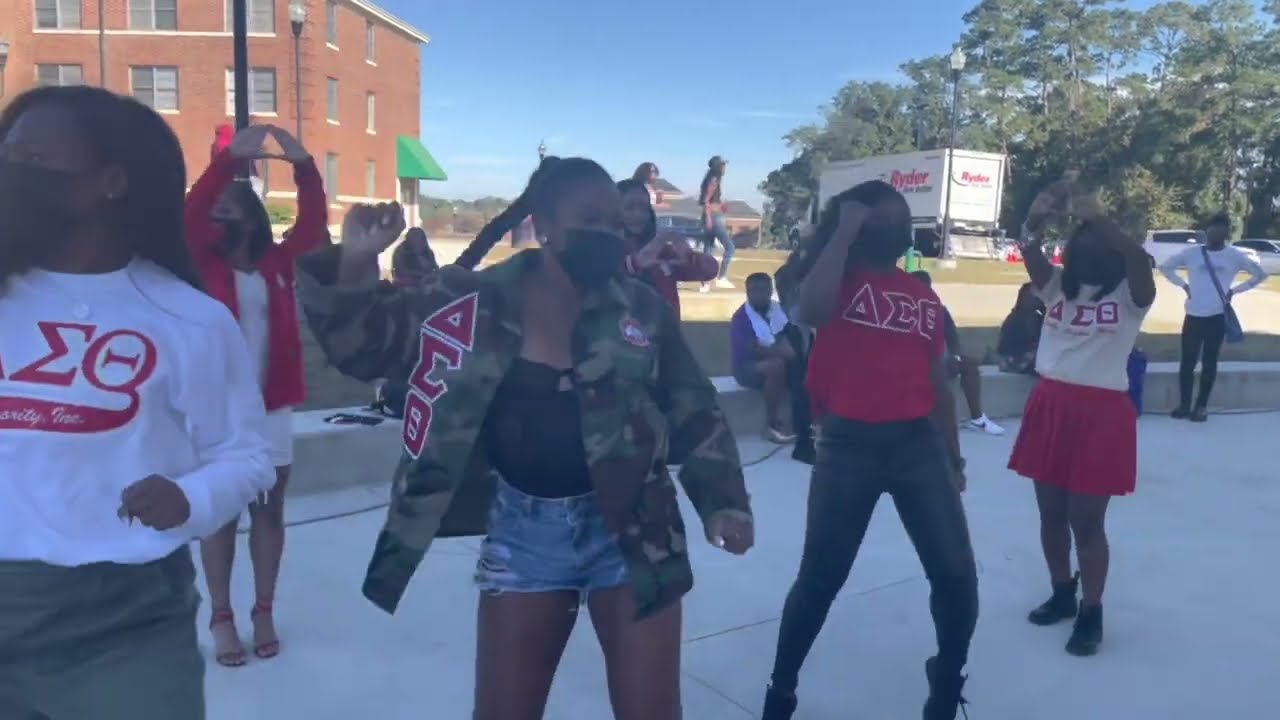 FAMU Deltas Strolling on the Yard