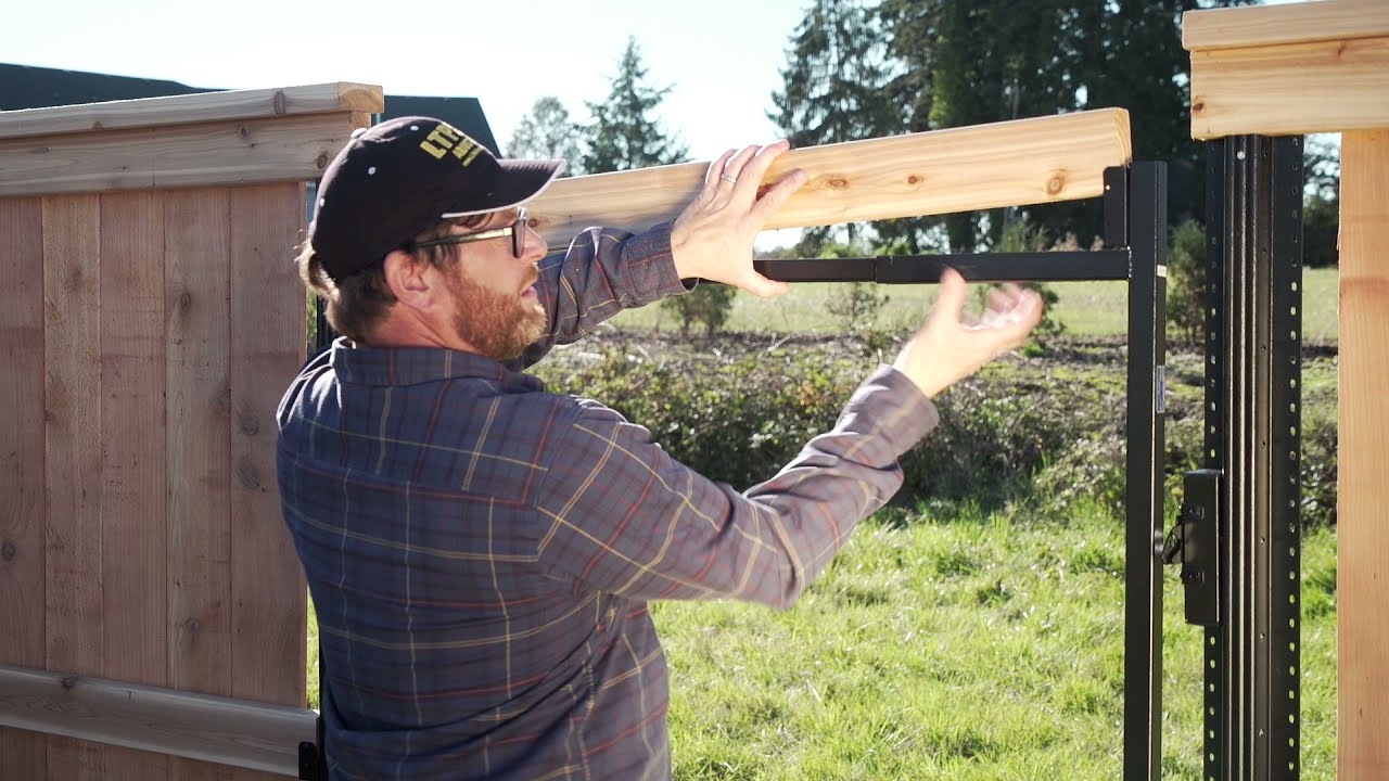 Установка системы Jewett Cameron Fence Adjust-A-Gate&reg; AG36-3 на стальные столбы с пожизненной гар...