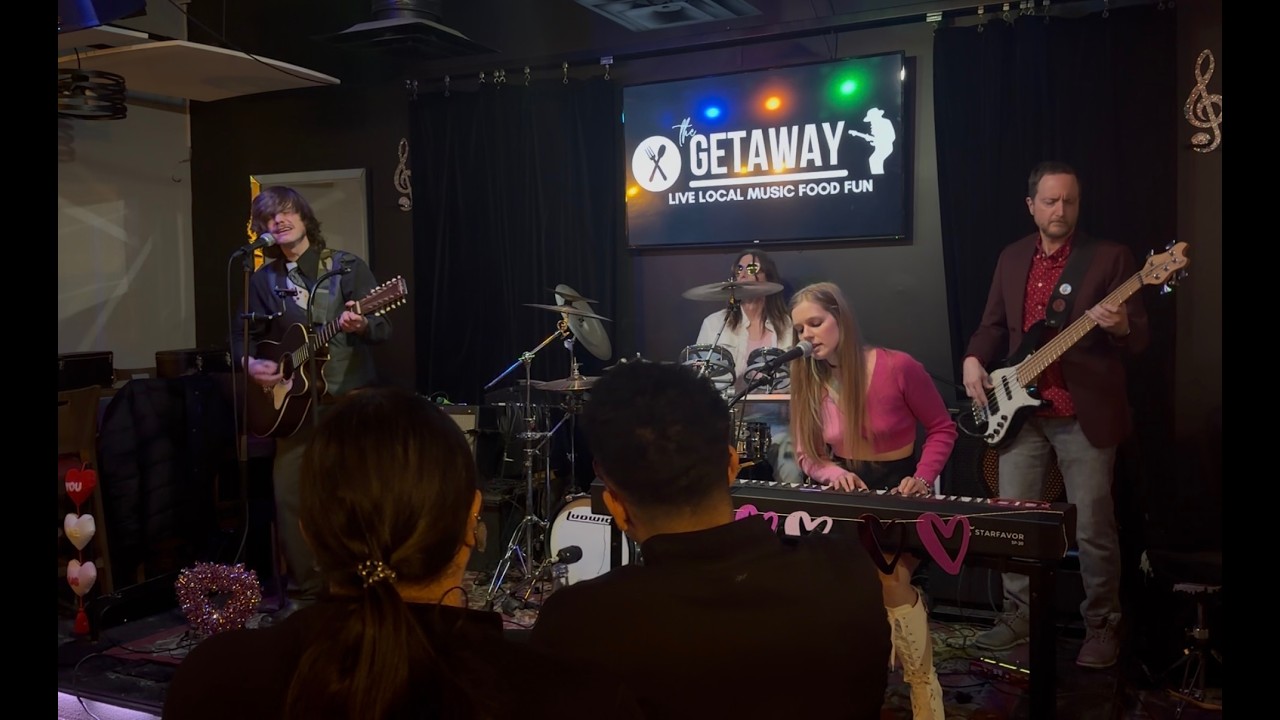SELINA RAE - A WAY OUT OF MY LIFE (Live at the GETAWAY CAFE)