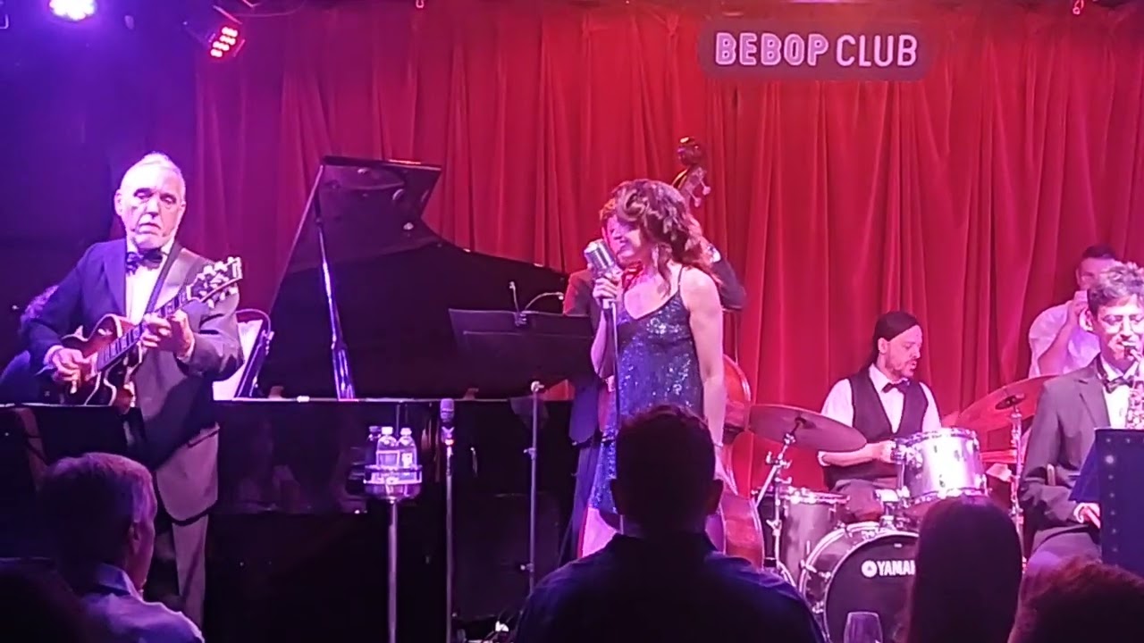BluesJazzeando fragmento del Gran Show de Elizabeth Karayekov Big Band  en Bebop Club!