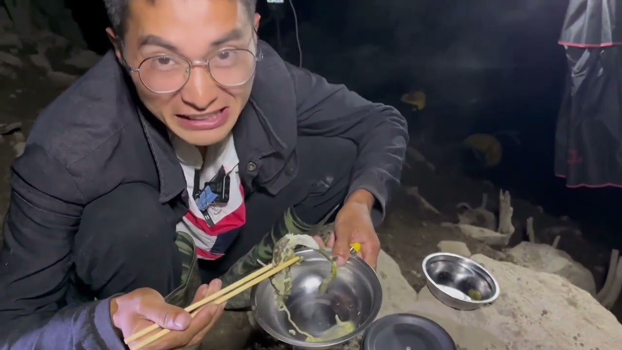 人迹罕至的高山野库，这种鱼竟然连杆！