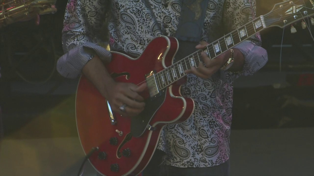 Selwyn Birchwood - Don't Call No Ambulance - Jazz à Vienne 2016
