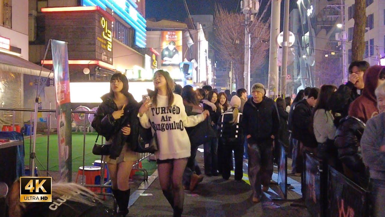 ［Hongdae 4K］Seoul Night Walk!! ~ На клубных улицах Хондэ возможно всё ~~ ??