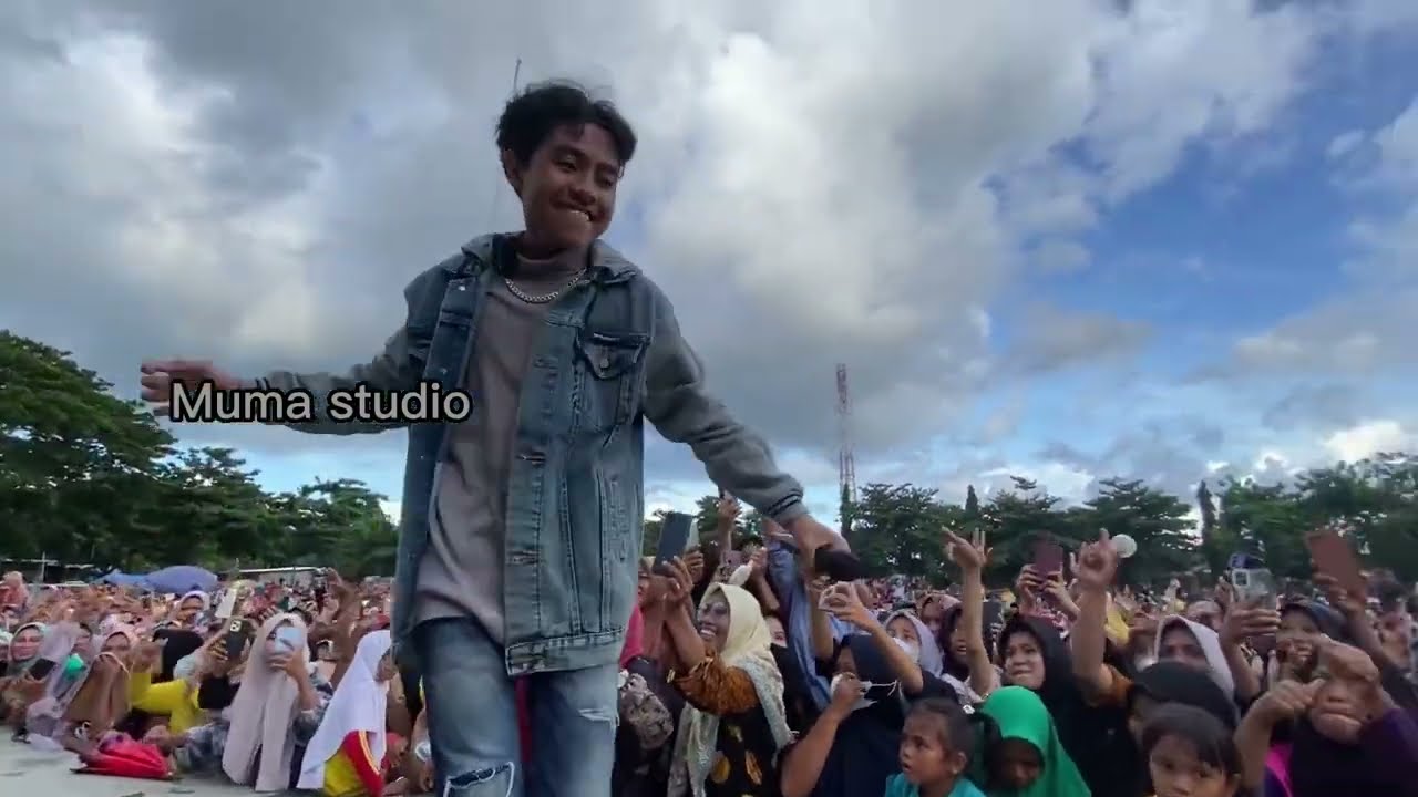 Eby bima DA5  PECAH di Sape, bawakan lagu dasyat ciptaan ebiem ngesti.