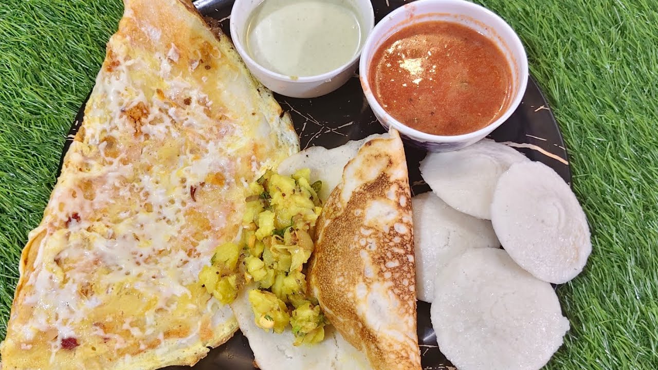 Anda Schezwan Cheese Dosa 😋 Aaloo ki Chatni | Nariyal ki chatni | अंडा शेज़वान चीज डोसा  