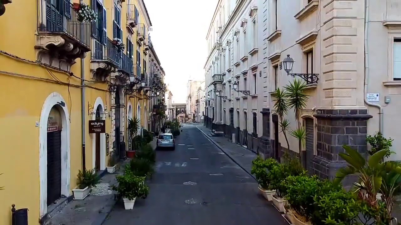 Catania, Via Crociferi