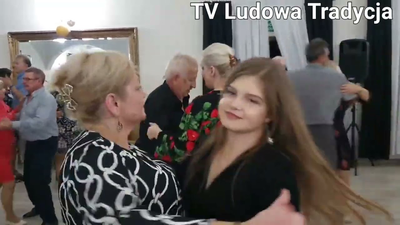 TAK WSPANIALE BAWIĄ SIĘ GOŚCIE a kapela potrafi zabawić tancerzy w ekskluzywnym Złotym Dworze