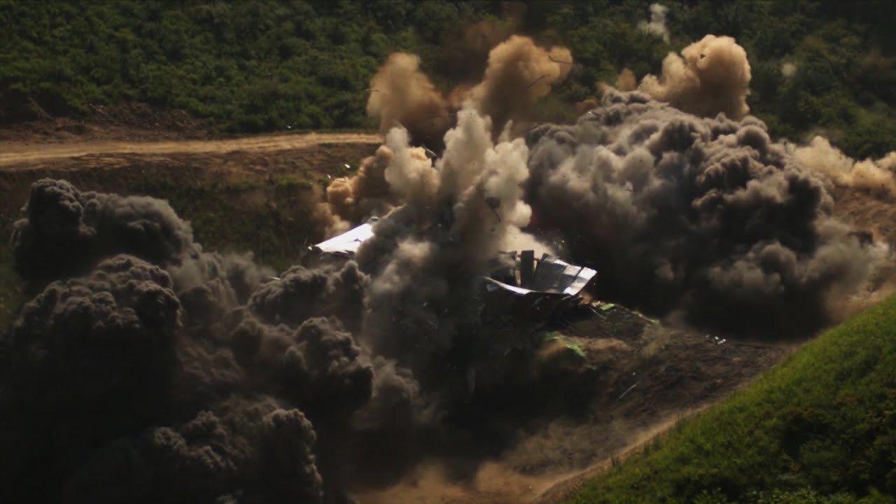 [2015 통합화력 격멸훈련] 벙커버스터 'GBU-28' 타격 영상