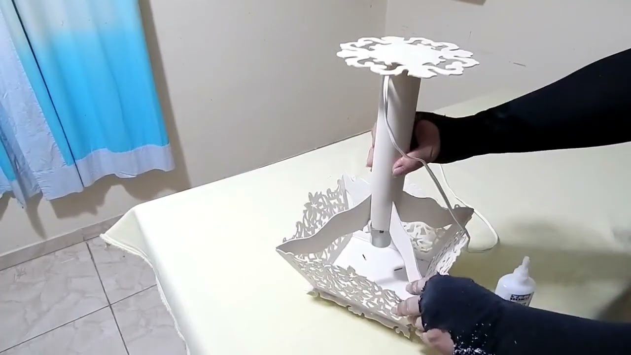 Aprenda fazer um abajur de pvc com cristais