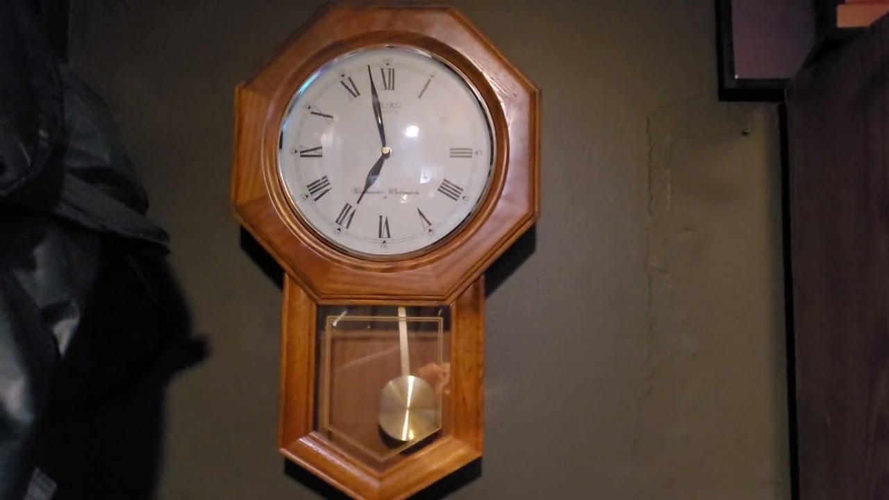 Review of the rhythm twisty pendulum mantle clock and the seiko dual chime wall clock