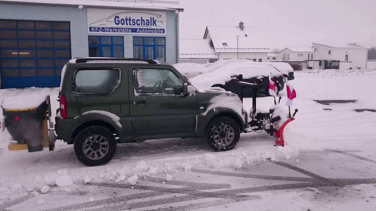 Suzuki Jimny Schneepflug im Einsatz / KFZ-Gottschalk