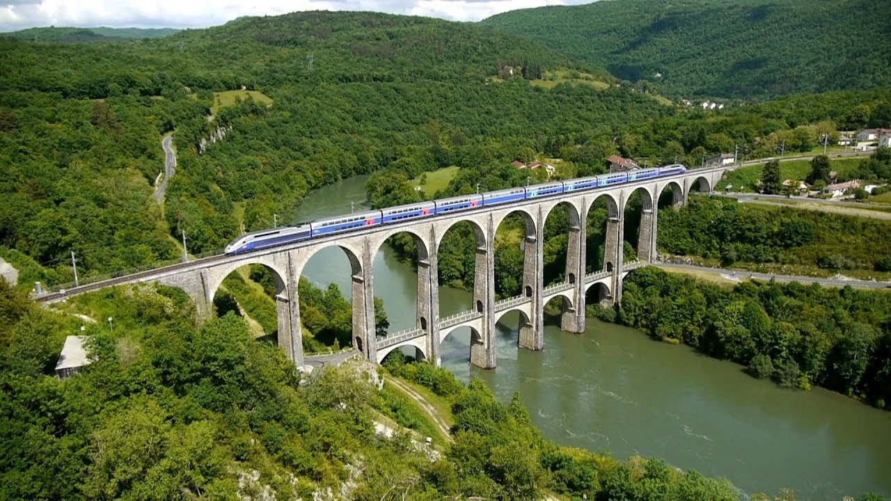 Cize–Bolozon Viaduct, France