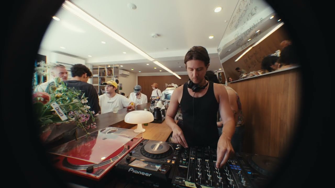 HY RADIO 025 - BAILE (LIVE FROM CAFE FAMÉ)