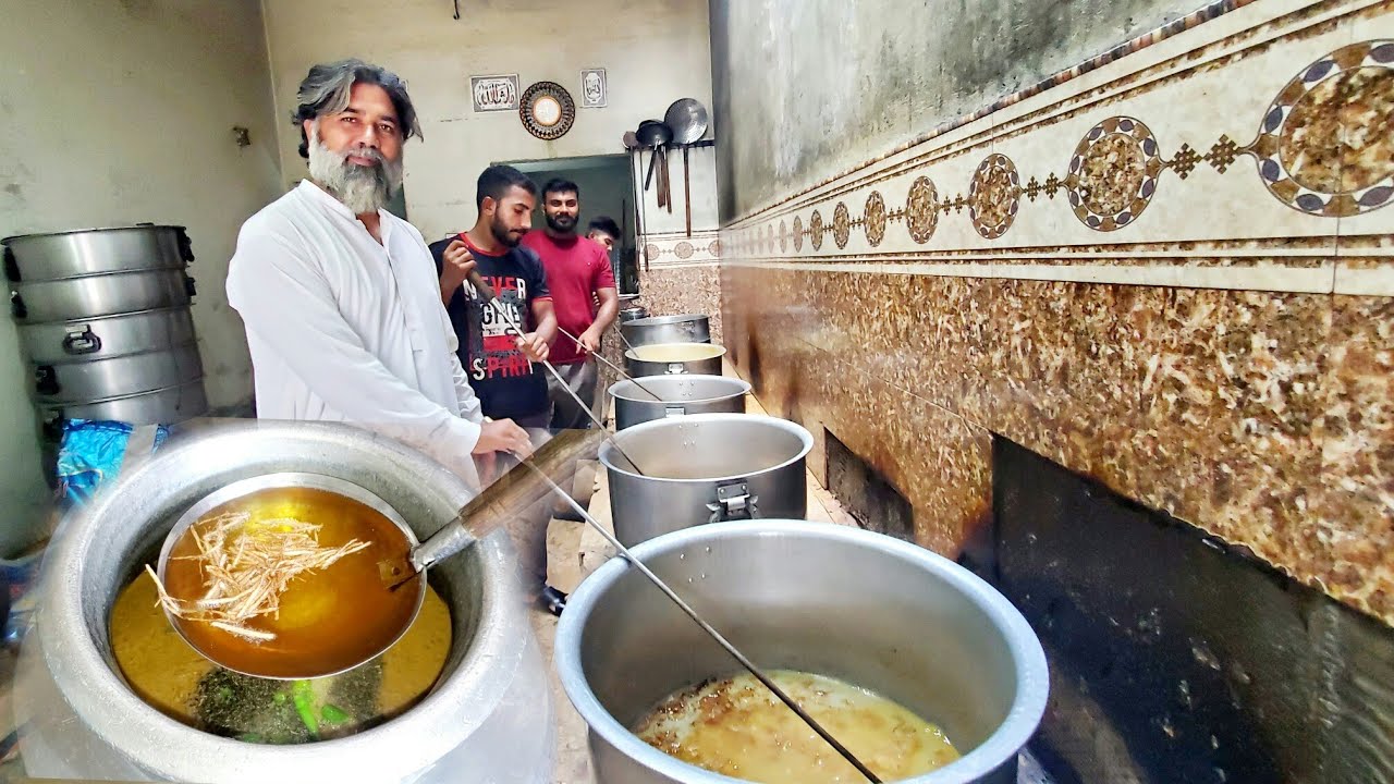 Haleem Daleem Recipe | Restaurant Style Commercial Street Food Haleem Recipe | Mubarak Ali