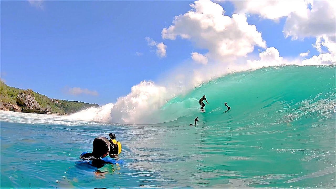 The Circus Comes To Town - Padang Padang - Surfing Bali