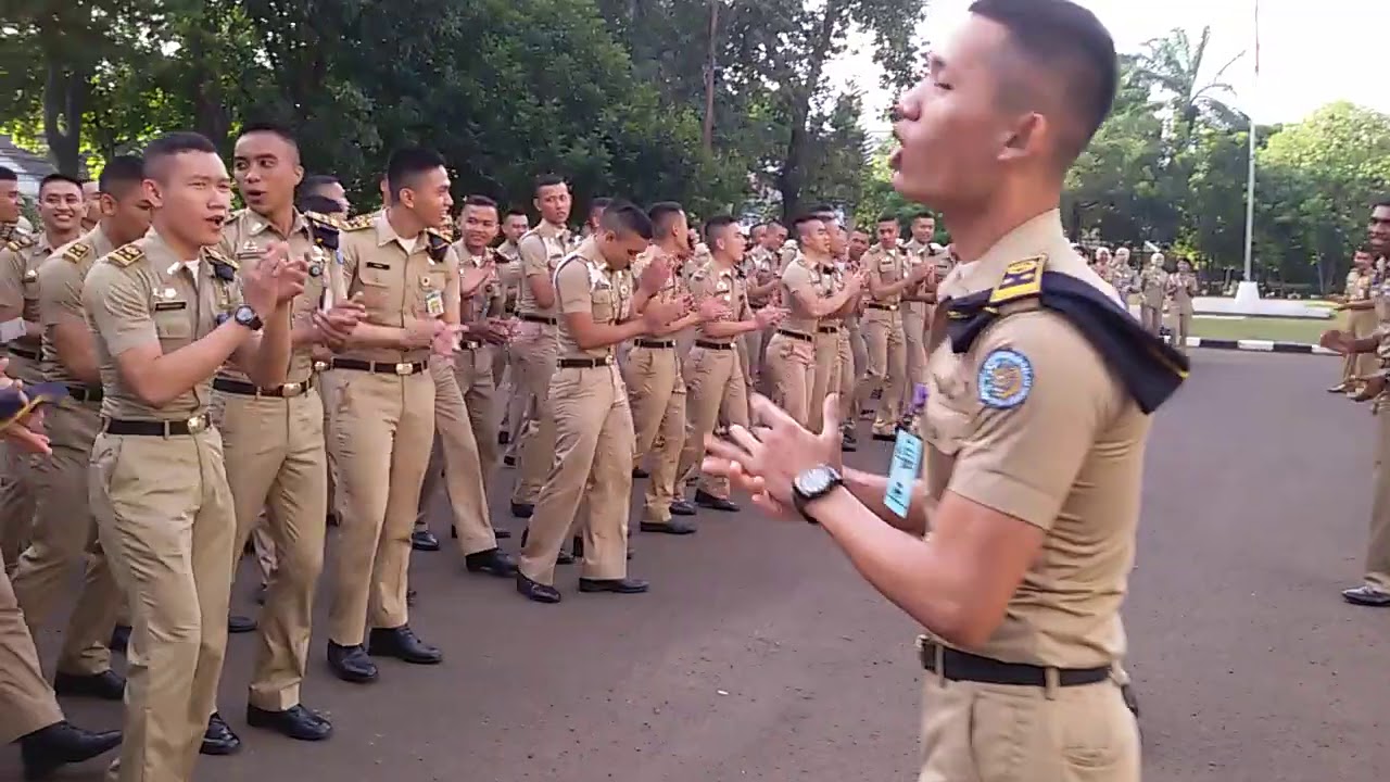 Yel yel bersama Praja IPDN. SEMANGAT!