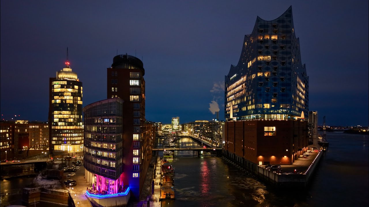 Eisschollen auf der Elbe, Last Part IV- Elbphilharmonie Hamburg - Magic Lights on a Frozen Evening 