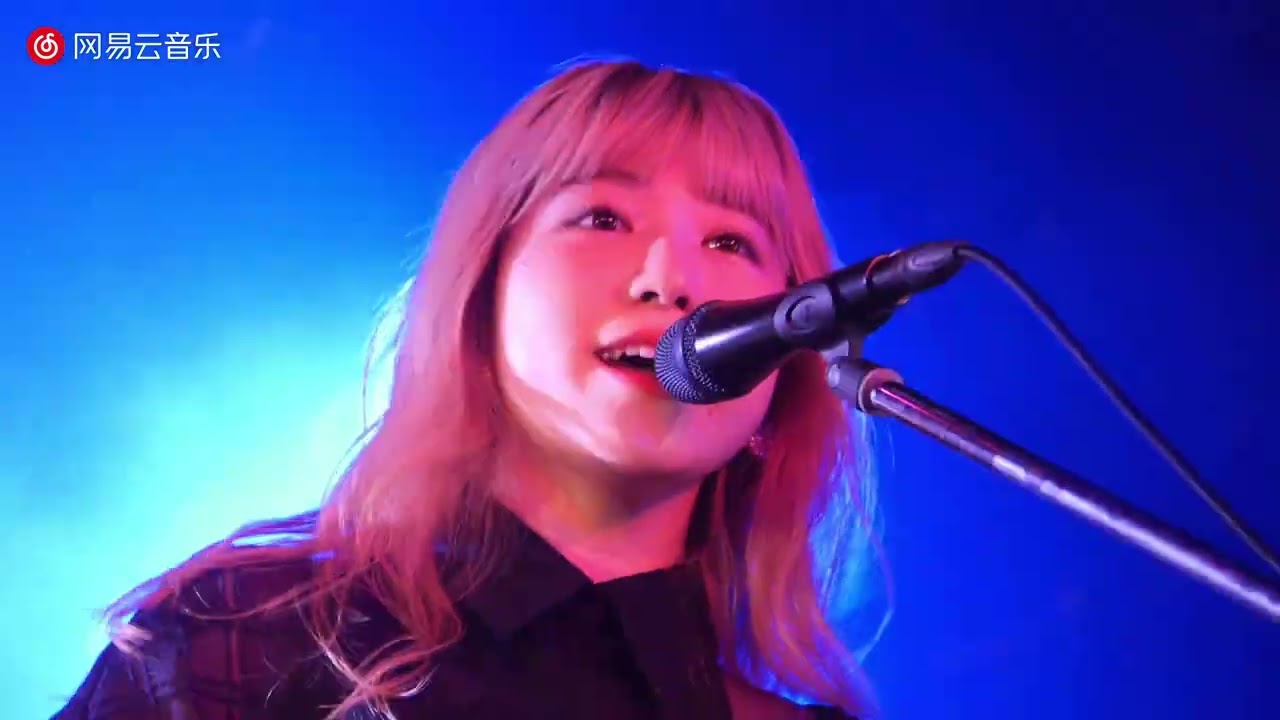 GIRLFRIEND - Hide & Seek (en vivo)