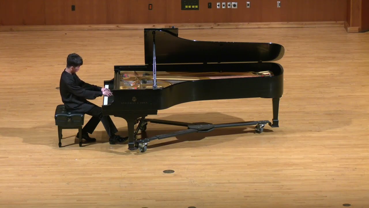 Yuxiao Kang, piano