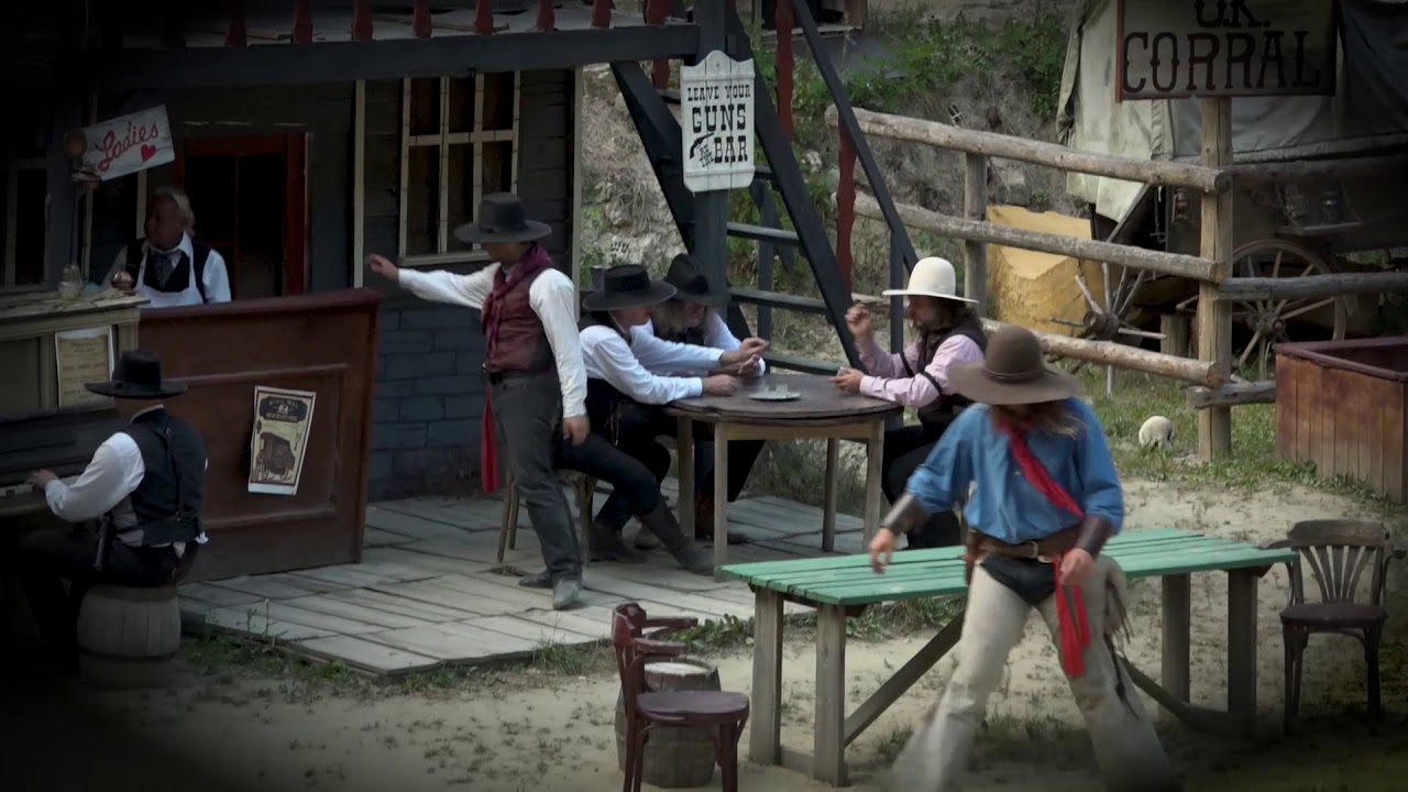 Nové velké westernové divadlo, Country bál