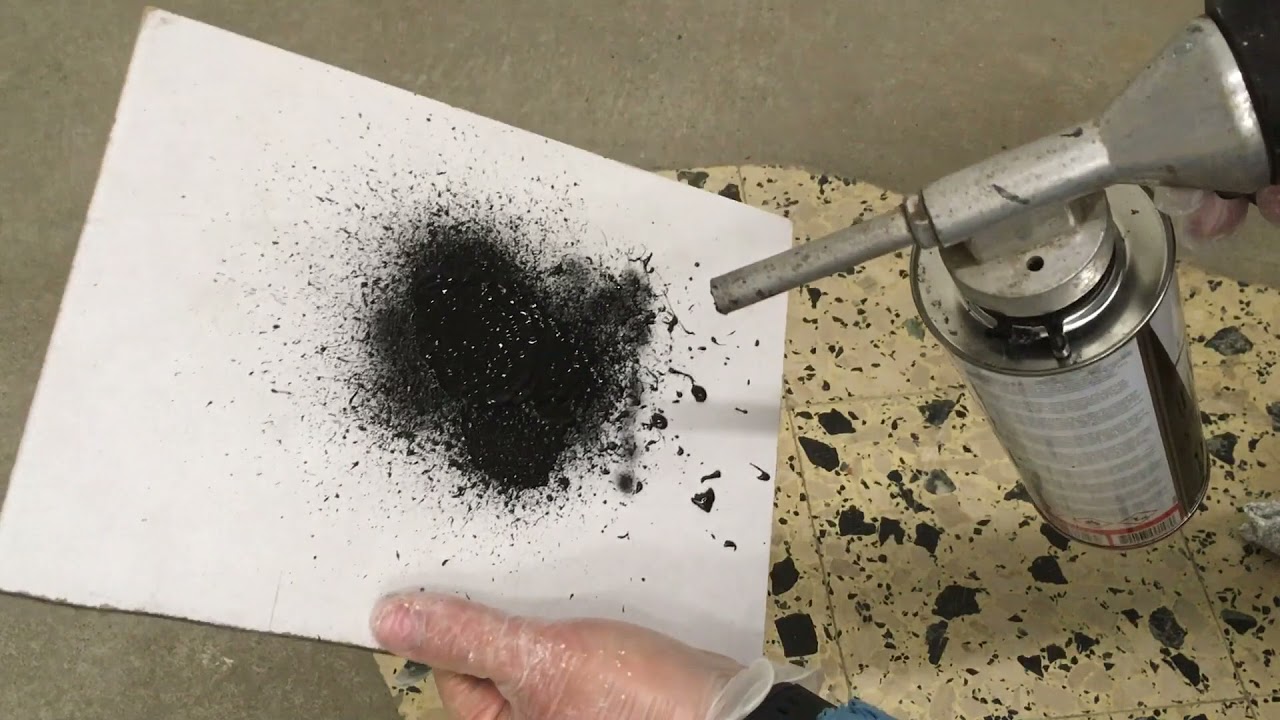 Peinture bas de caisse anti gravillon - application passage de roue