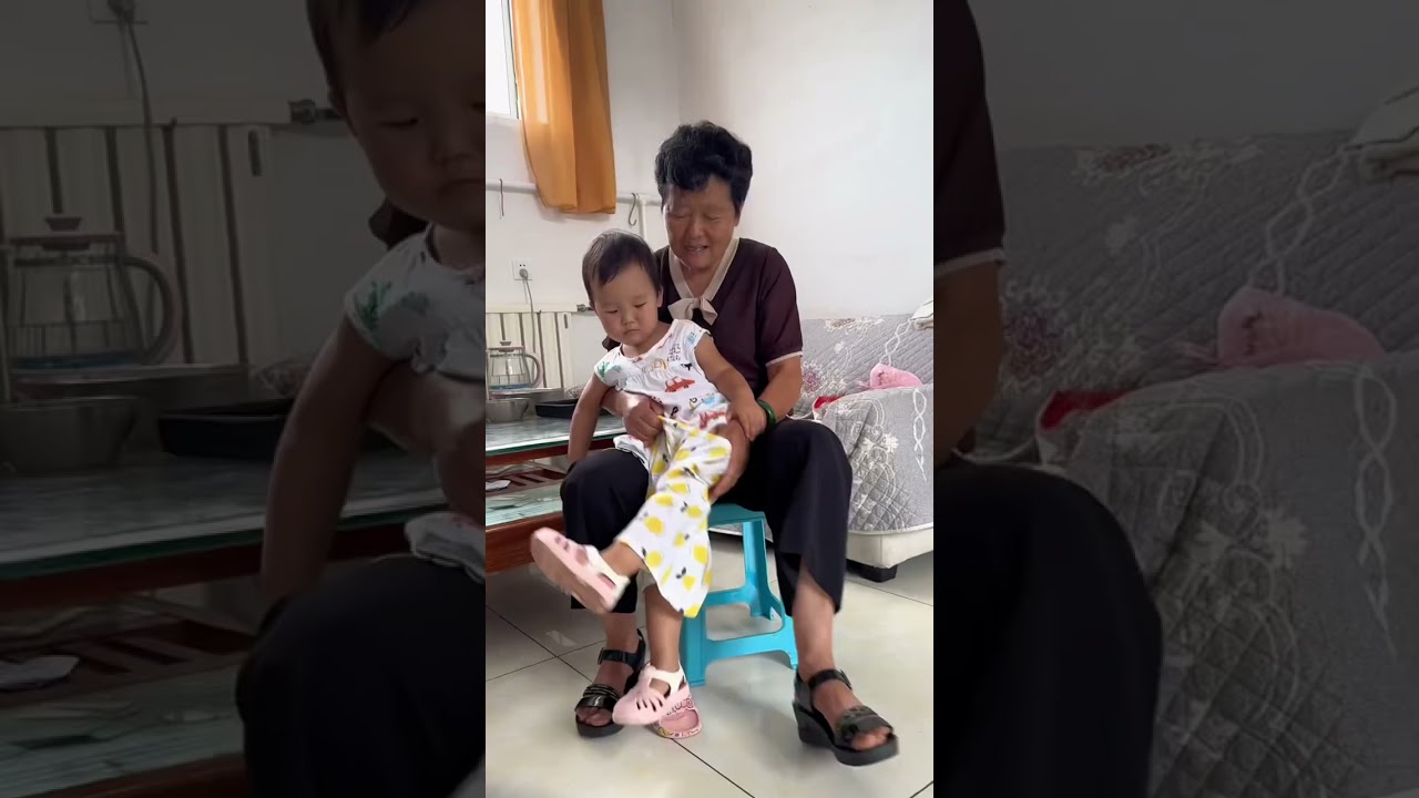 爸爸说年轻人一点苦也吃不了，妈妈从来没吃过烤鱼，第一次做味道还不错。长大的意义是什么，我想带着我的爸爸妈妈们吃遍天下好吃的，玩遍天下好玩的，加油吧#农村美食记录生活 #乡村生活 #新农人计划 @DO