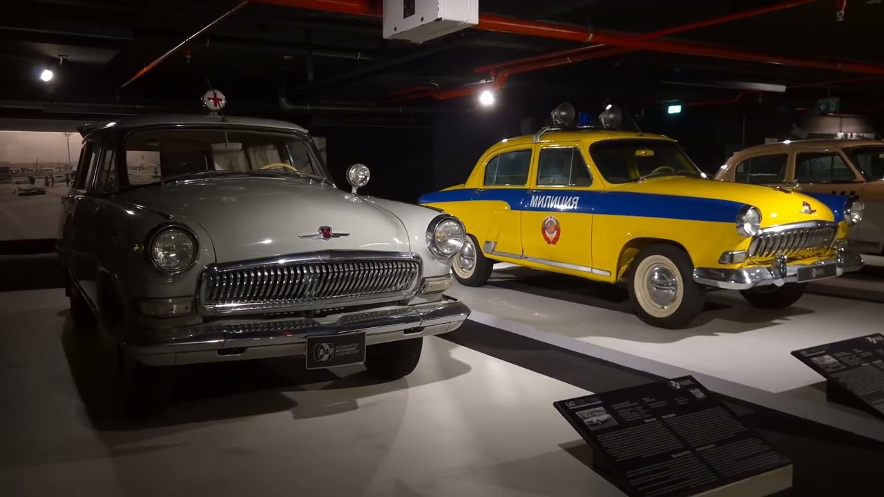Heydar  Aliyev  Center  Classic  Car  Exhibition 
