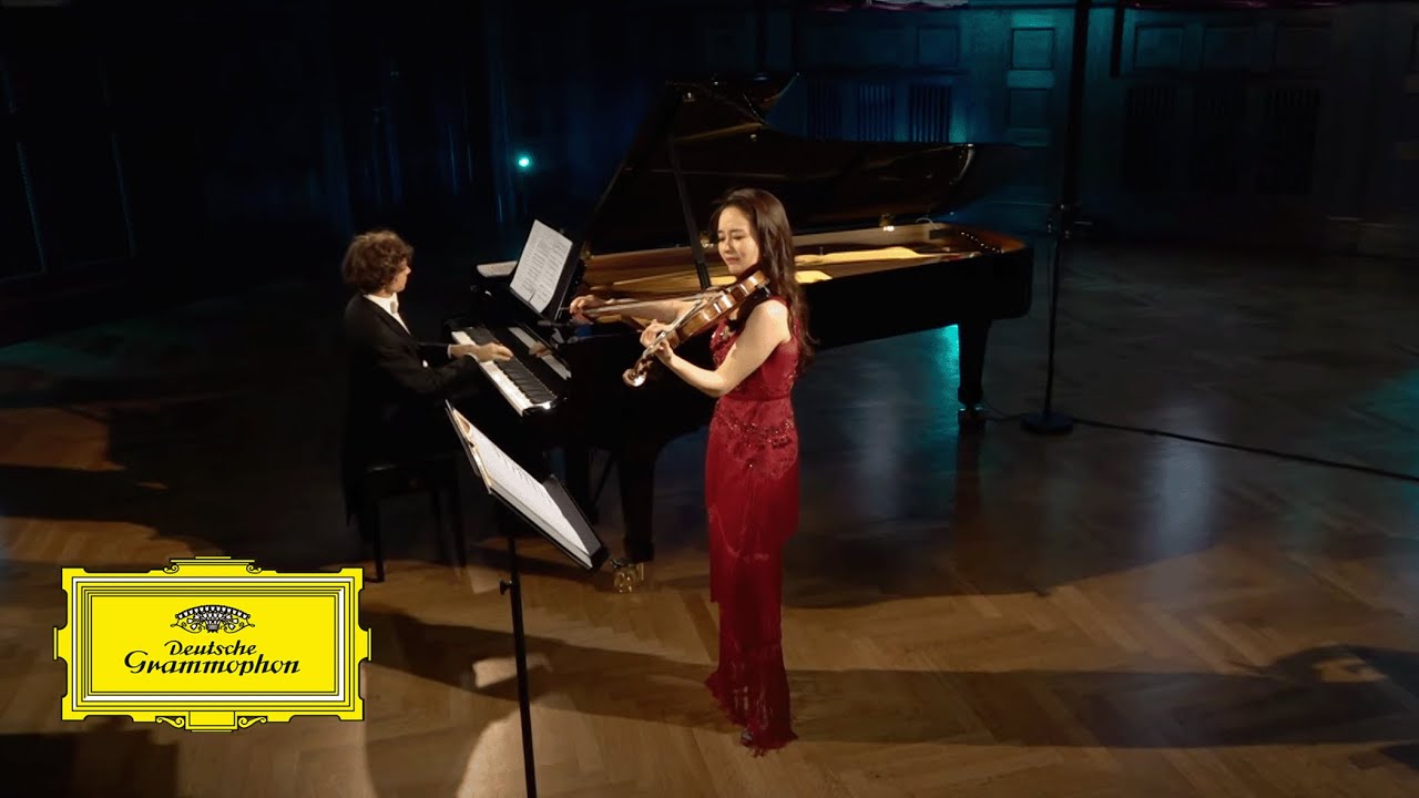 Bomsori & Rafał Blechacz– Debussy: VIII. La fi​lle aux cheveux de lin (Arr. Hartmann )