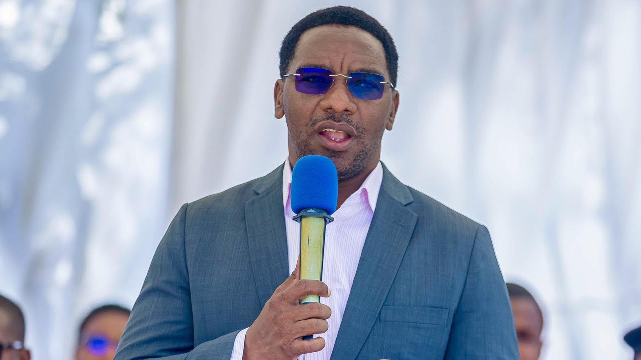 LIVE:MAKONDA ANAZUNGUMZA NA WAANDISHI WA HABARI